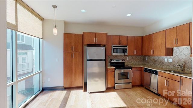 2200 Lyndhurst Avenue 105, Charlotte, NC 28203