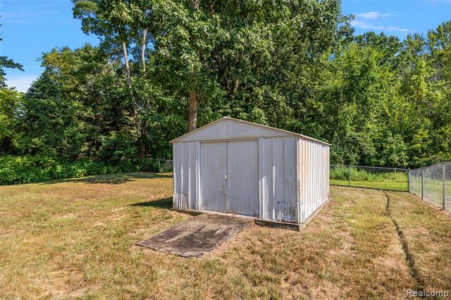 5771 Gratiot Avenue, Saint Clair, MI 48079