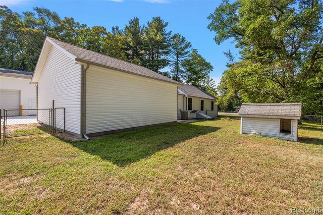 5771 Gratiot Avenue, Saint Clair, MI 48079