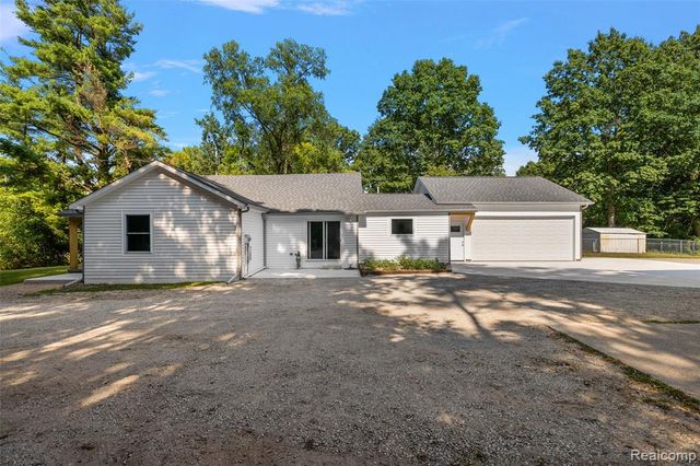 5771 Gratiot Avenue, Saint Clair, MI 48079