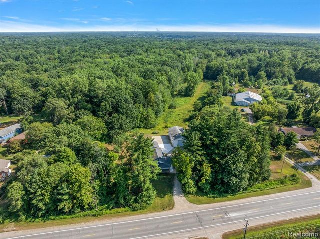 5771 Gratiot Avenue, Saint Clair, MI 48079