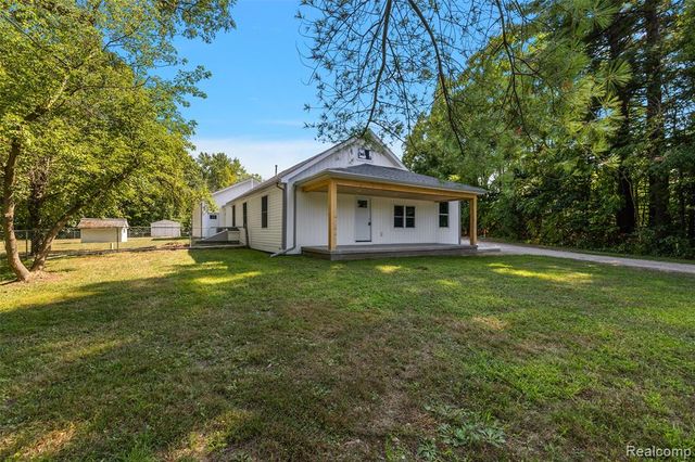 5771 Gratiot Avenue, Saint Clair, MI 48079