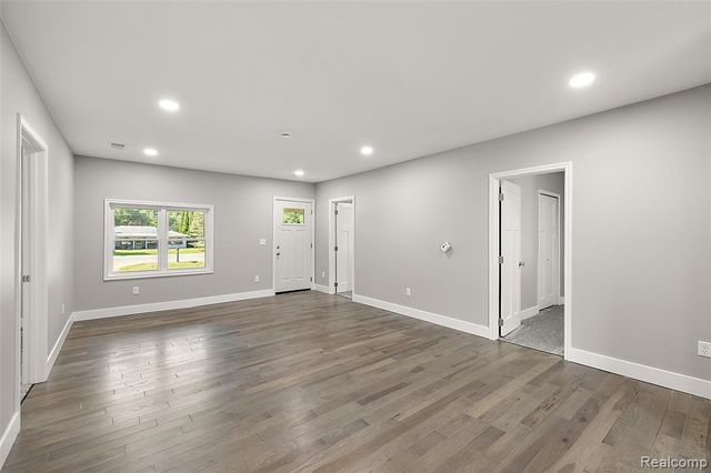 5771 Gratiot Avenue, Saint Clair, MI 48079