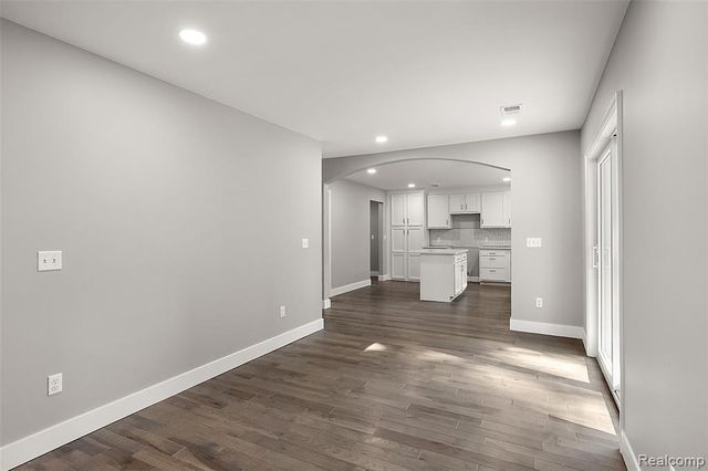 5771 Gratiot Avenue, Saint Clair, MI 48079