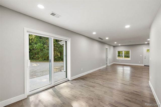 5771 Gratiot Avenue, Saint Clair, MI 48079