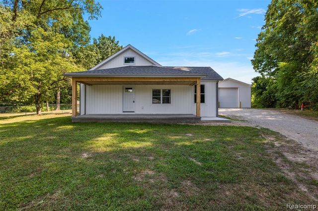 5771 Gratiot Avenue, Saint Clair, MI 48079