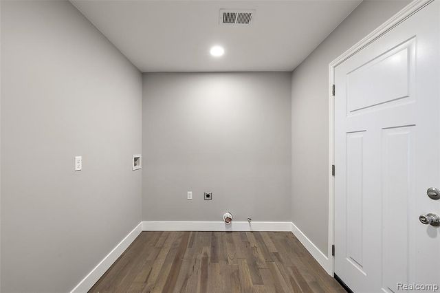 5771 Gratiot Avenue, Saint Clair, MI 48079