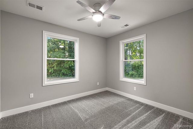 5771 Gratiot Avenue, Saint Clair, MI 48079