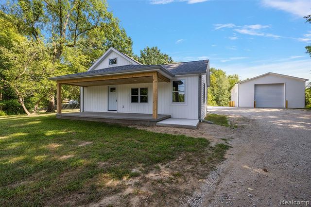 5771 Gratiot Avenue, Saint Clair, MI 48079