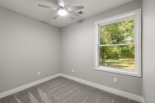 5771 Gratiot Avenue, Saint Clair, MI 48079