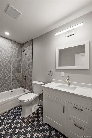 5771 Gratiot Avenue, Saint Clair, MI 48079