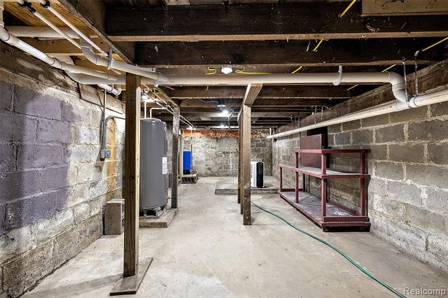 5771 Gratiot Avenue, Saint Clair, MI 48079