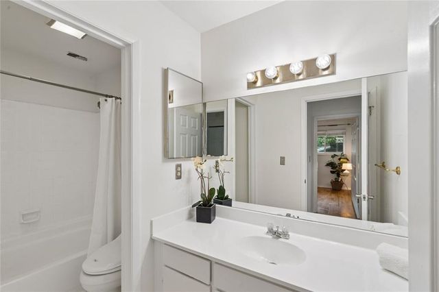 2 Gilbert Trail NE, Atlanta, GA 30308