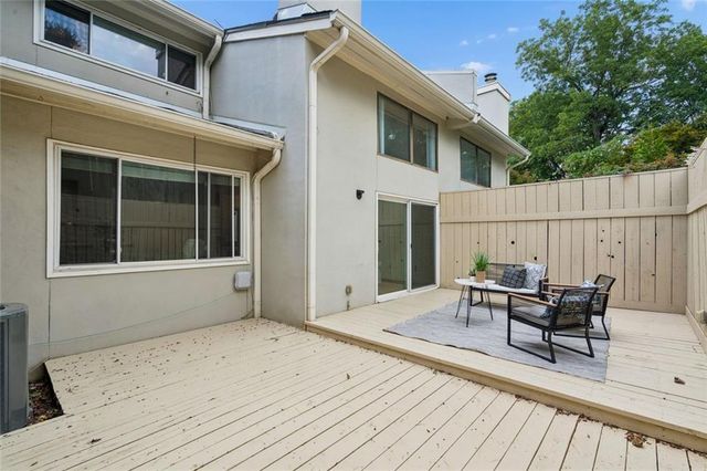 2 Gilbert Trail NE, Atlanta, GA 30308