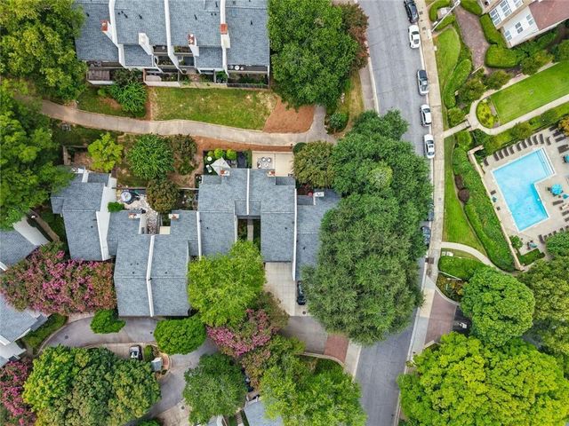 2 Gilbert Trail NE, Atlanta, GA 30308