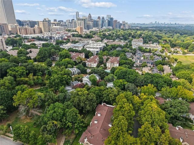 2 Gilbert Trail NE, Atlanta, GA 30308
