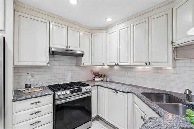 2 Gilbert Trail NE, Atlanta, GA 30308