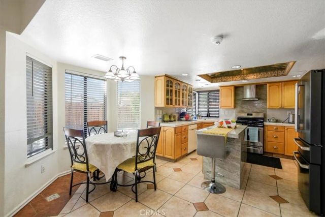 37913 53rd Street East, Palmdale, CA 93552