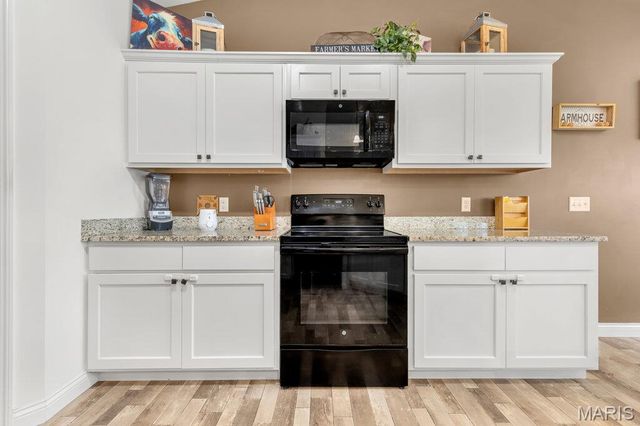 400 Falcons Prey, Wright City, MO 63390