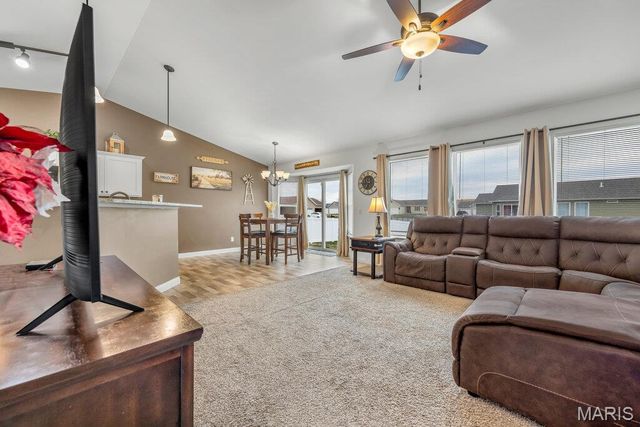 400 Falcons Prey, Wright City, MO 63390