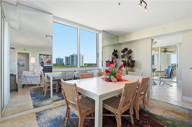 25 Bluebill AVE # A606, Naples, FL 34108