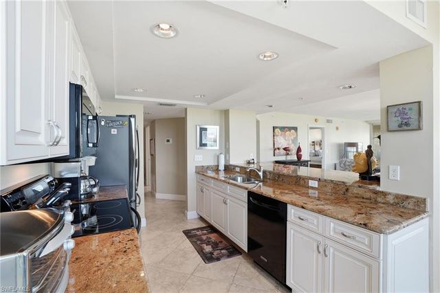 25 Bluebill AVE # A606, Naples, FL 34108