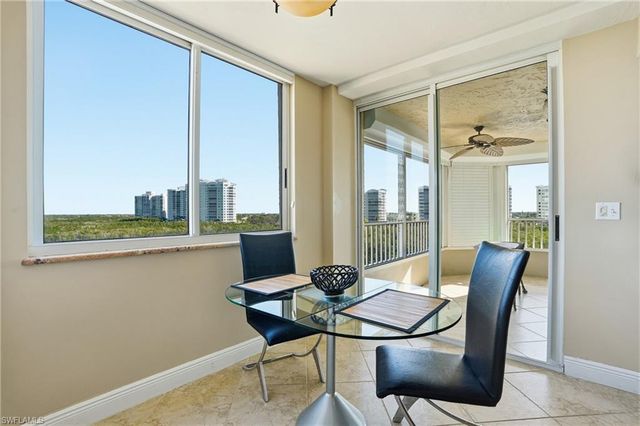 25 Bluebill AVE # A606, Naples, FL 34108