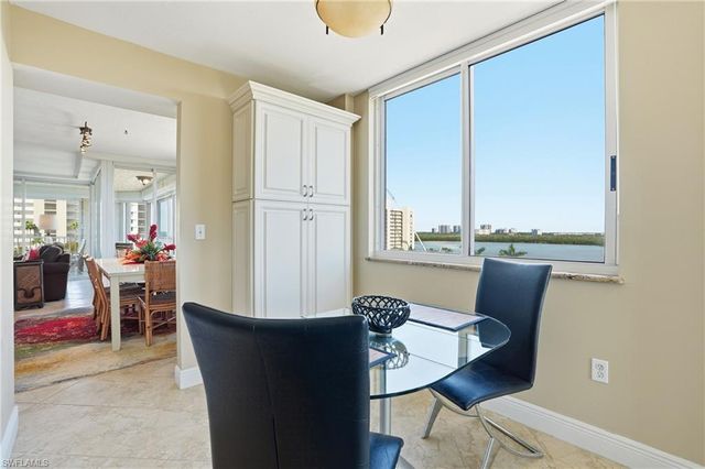 25 Bluebill AVE # A606, Naples, FL 34108