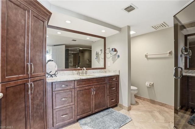 25 Bluebill AVE # A606, Naples, FL 34108