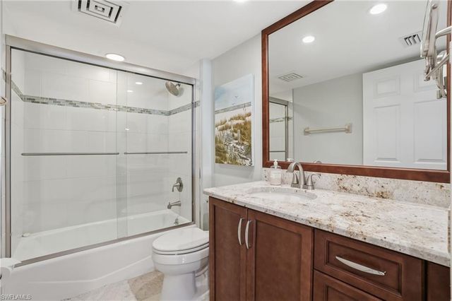 25 Bluebill AVE # A606, Naples, FL 34108