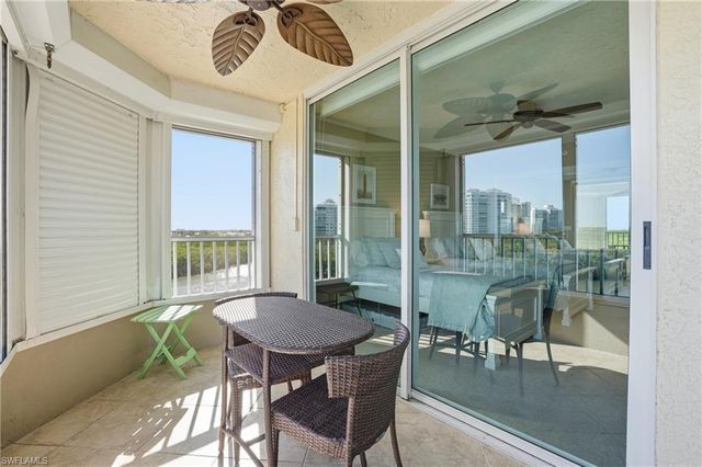 25 Bluebill AVE # A606, Naples, FL 34108