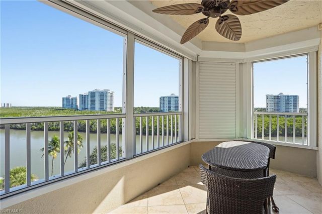 25 Bluebill AVE # A606, Naples, FL 34108