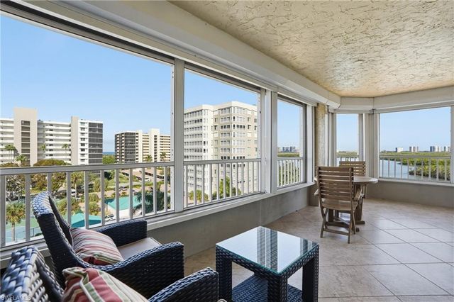 25 Bluebill AVE # A606, Naples, FL 34108