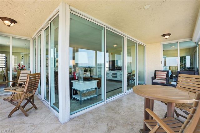 25 Bluebill AVE # A606, Naples, FL 34108