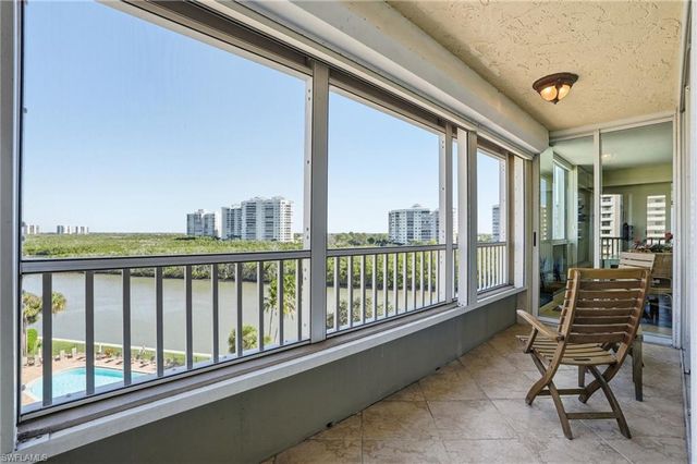 25 Bluebill AVE # A606, Naples, FL 34108