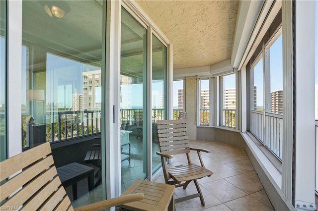 25 Bluebill AVE # A606, Naples, FL 34108