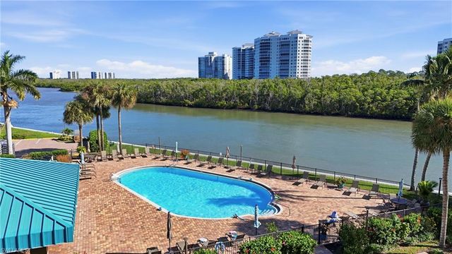 25 Bluebill AVE # A606, Naples, FL 34108
