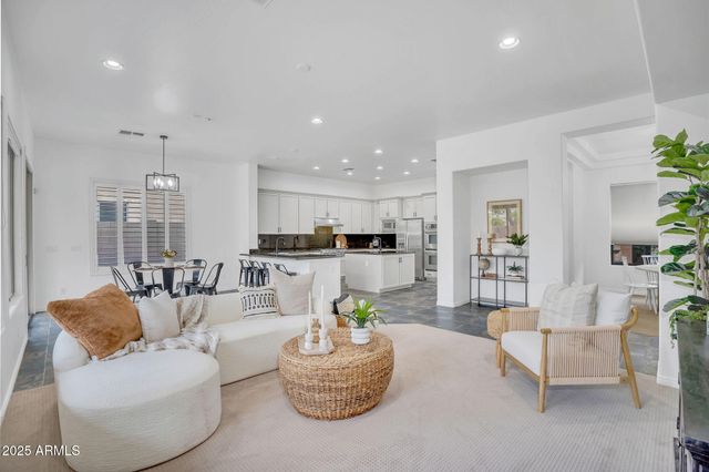 4756 E IRONHORSE Road, Gilbert, AZ 85297