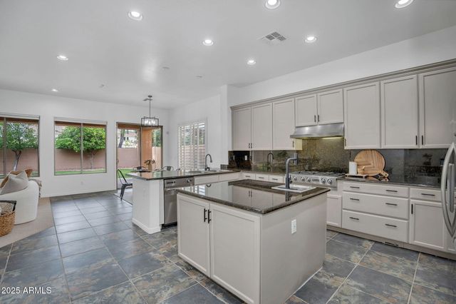 4756 E IRONHORSE Road, Gilbert, AZ 85297