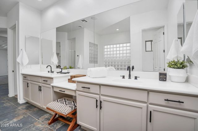 4756 E IRONHORSE Road, Gilbert, AZ 85297