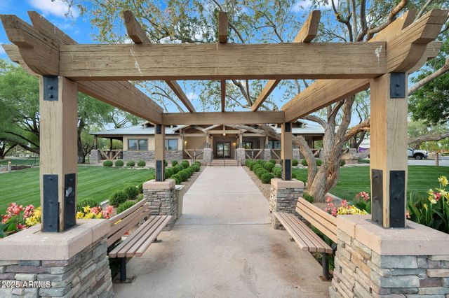 4756 E IRONHORSE Road, Gilbert, AZ 85297