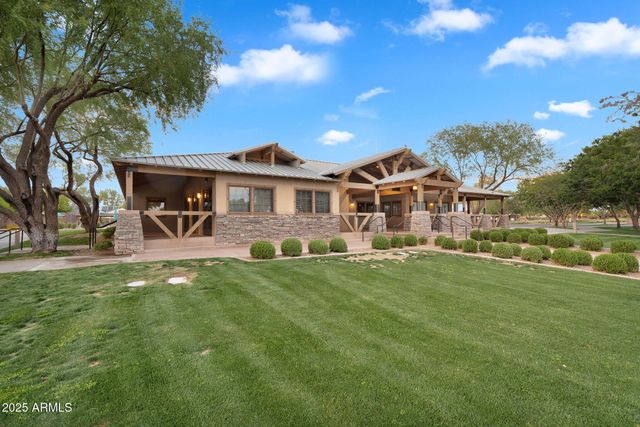 4756 E IRONHORSE Road, Gilbert, AZ 85297