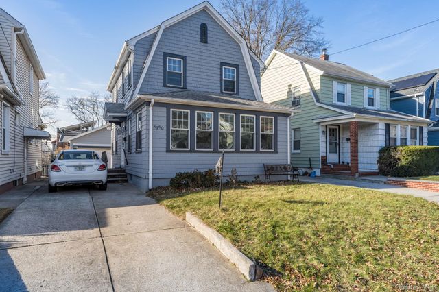 89-60 215th Street, Queens Village, NY 11427