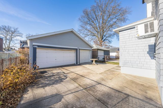 89-60 215th Street, Queens Village, NY 11427