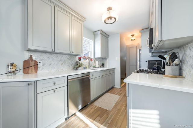 89-60 215th Street, Queens Village, NY 11427