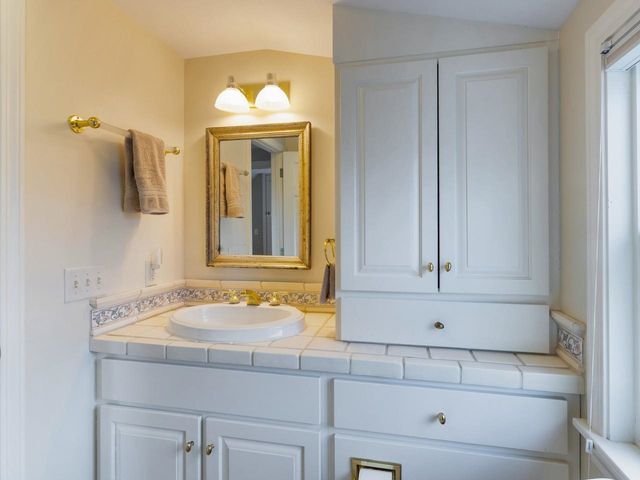 139 Southridge Road, Shelburne, VT 05482