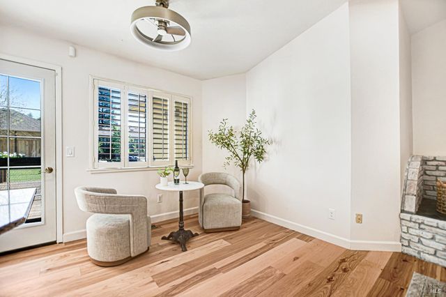 186 Barrio Way, Windsor, CA 95492