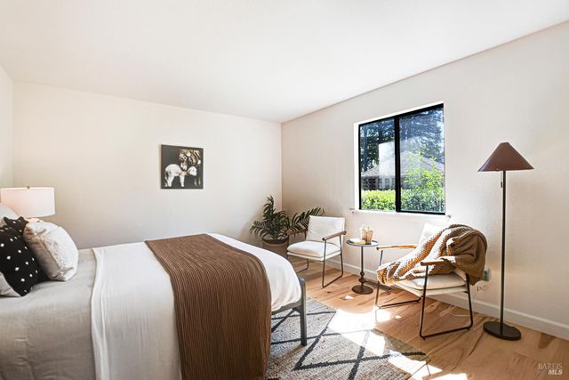 186 Barrio Way, Windsor, CA 95492