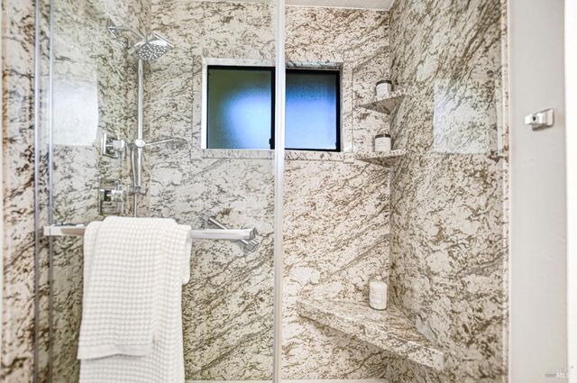 186 Barrio Way, Windsor, CA 95492