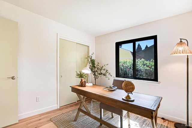 186 Barrio Way, Windsor, CA 95492